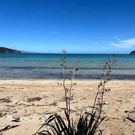 Tipi And Bobs Waterfront Lodge Tryphena Εξωτερικό φωτογραφία