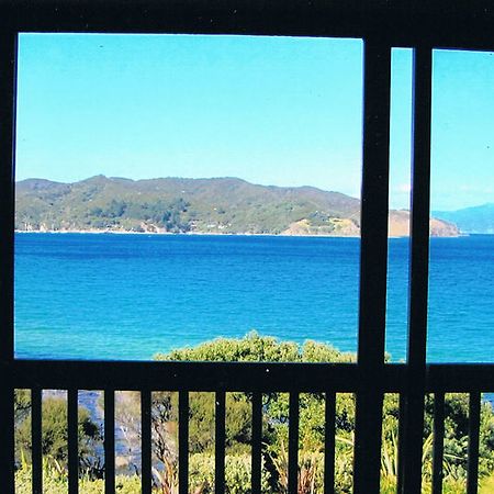 Tipi And Bobs Waterfront Lodge Tryphena Εξωτερικό φωτογραφία