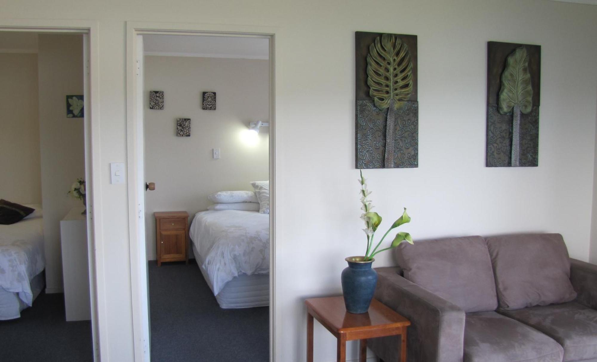 Tipi And Bobs Waterfront Lodge Tryphena Εξωτερικό φωτογραφία
