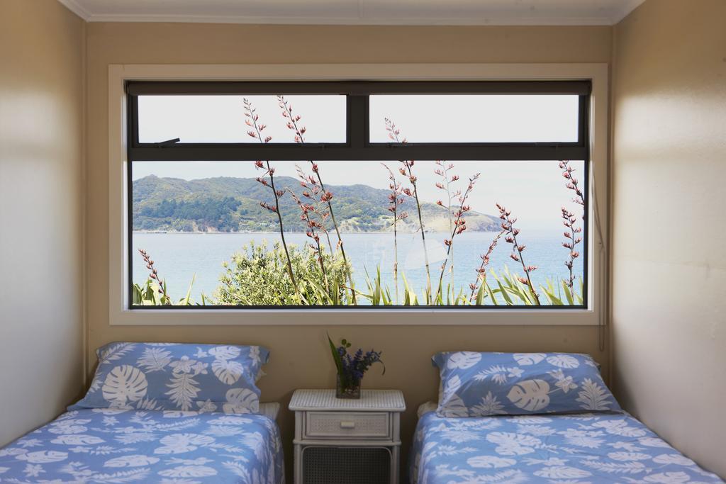 Tipi And Bobs Waterfront Lodge Tryphena Εξωτερικό φωτογραφία