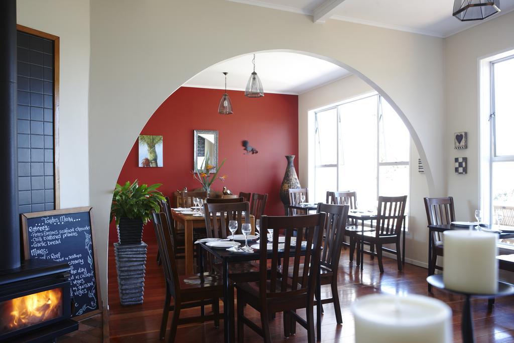 Tipi And Bobs Waterfront Lodge Tryphena Εξωτερικό φωτογραφία