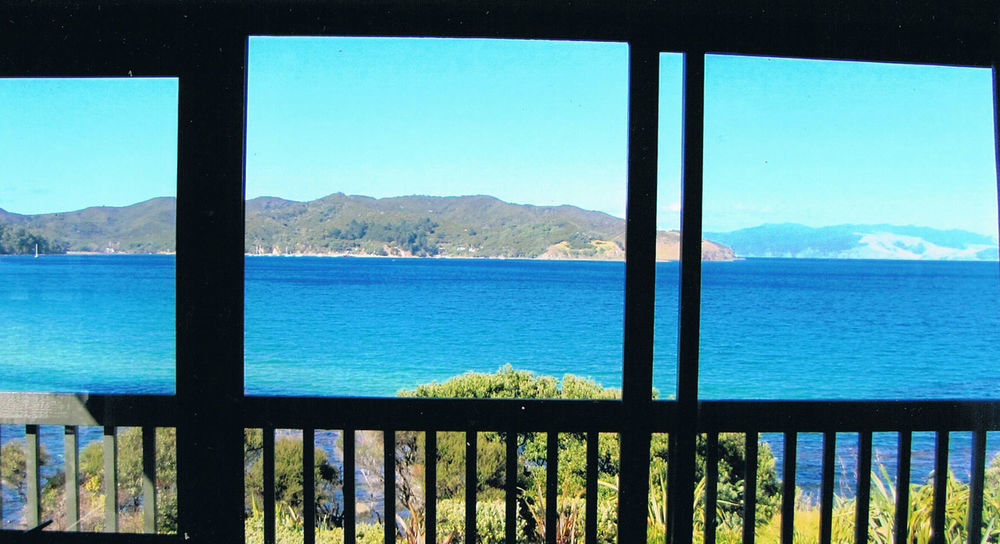 Tipi And Bobs Waterfront Lodge Tryphena Εξωτερικό φωτογραφία