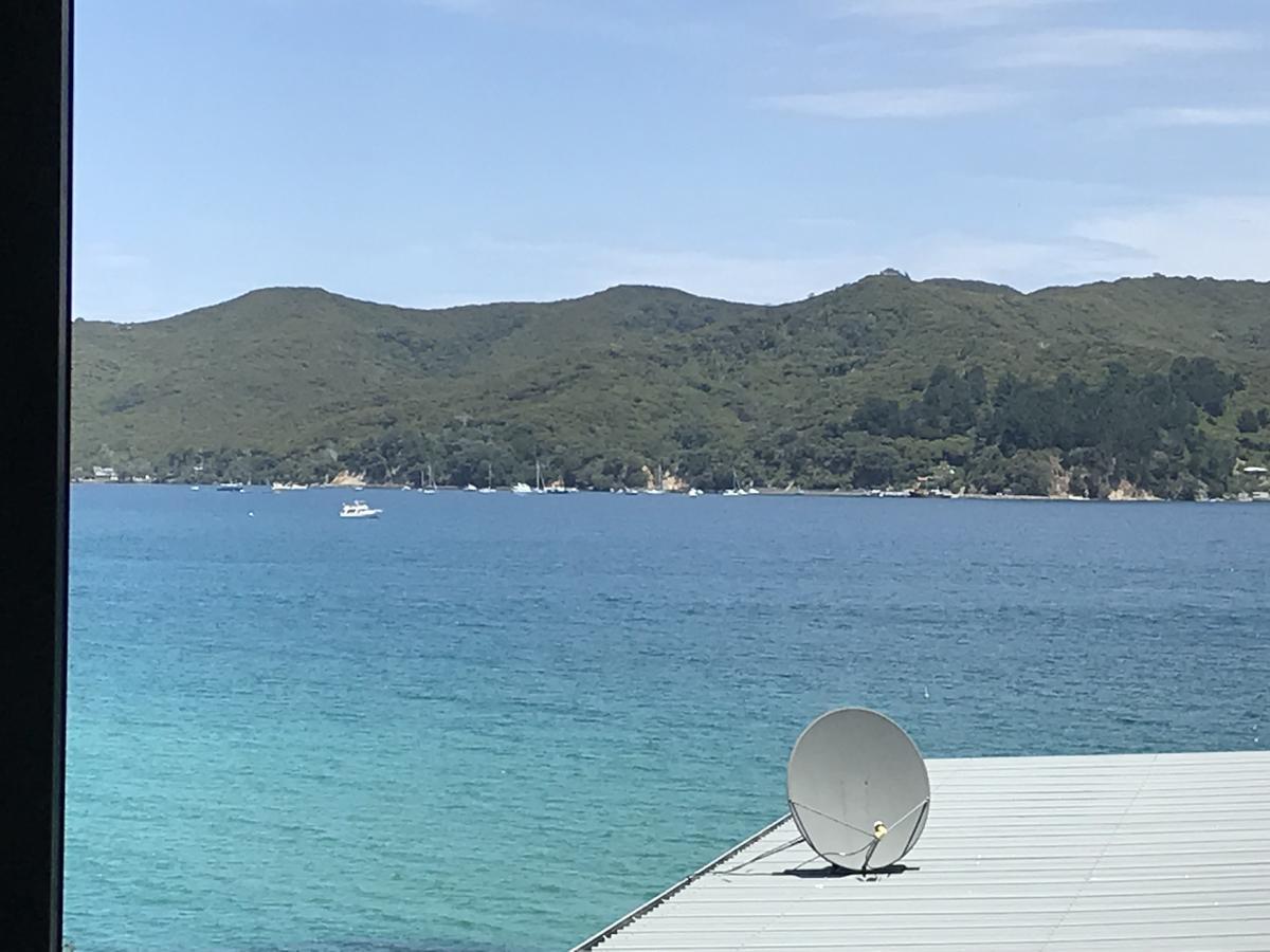 Tipi And Bobs Waterfront Lodge Tryphena Εξωτερικό φωτογραφία