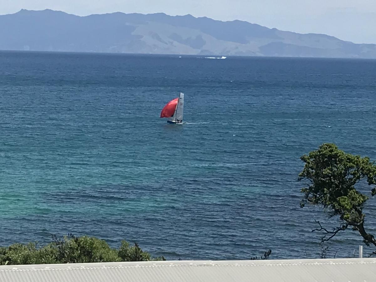 Tipi And Bobs Waterfront Lodge Tryphena Εξωτερικό φωτογραφία
