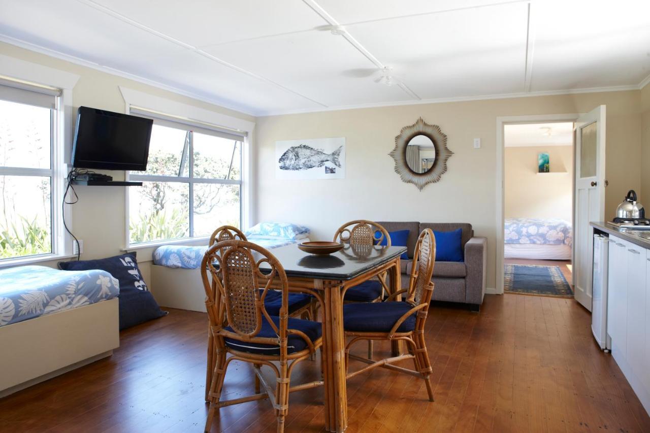 Tipi And Bobs Waterfront Lodge Tryphena Εξωτερικό φωτογραφία